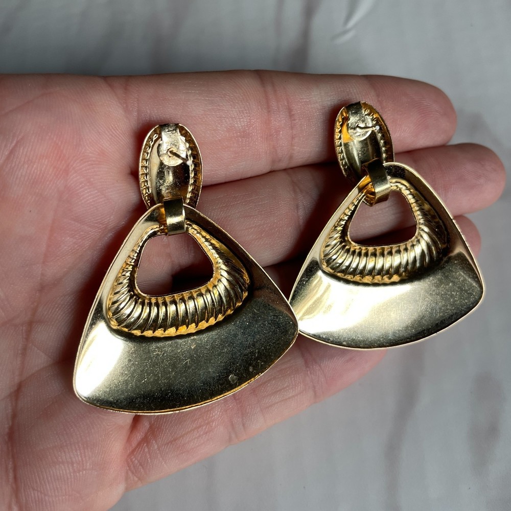 Vintage Mod Enamel Textured Gold Tone Edge Earrings - Picture 5 of 13